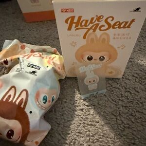 AUTHENTIC Have A Seat opened box sealed plush (QUQU)